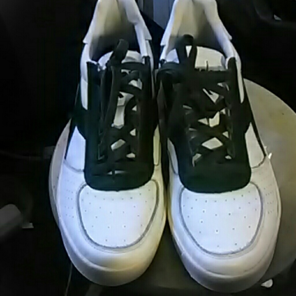 Diadora